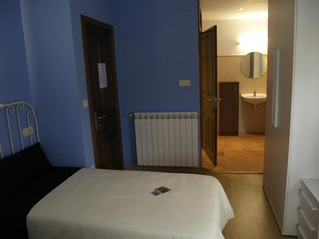 Albergue De Yebra Yebra de Basa Δωμάτιο φωτογραφία